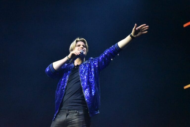 Vincent Gross dementiert Mediengerüchte - Freundin Sara hat kein Problem mit seiner Fannähe!