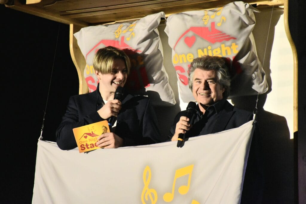 Vincent Gross über seinen "One Night Stadl" und Andy Borg: "Ich fühle mich wahnsinnig geehrt" » Dschungelcamp Vincent Gross: Die schönsten Fotos vom "One Night Stadl" mit Andy Borg, Joelina Drews & Co.