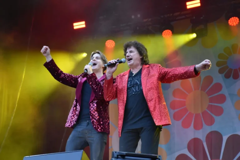 Vincent Gross & Olaf der Flipper zu Gast bei TV Total! Hier mehr zum gemeinsamen Auftritt!