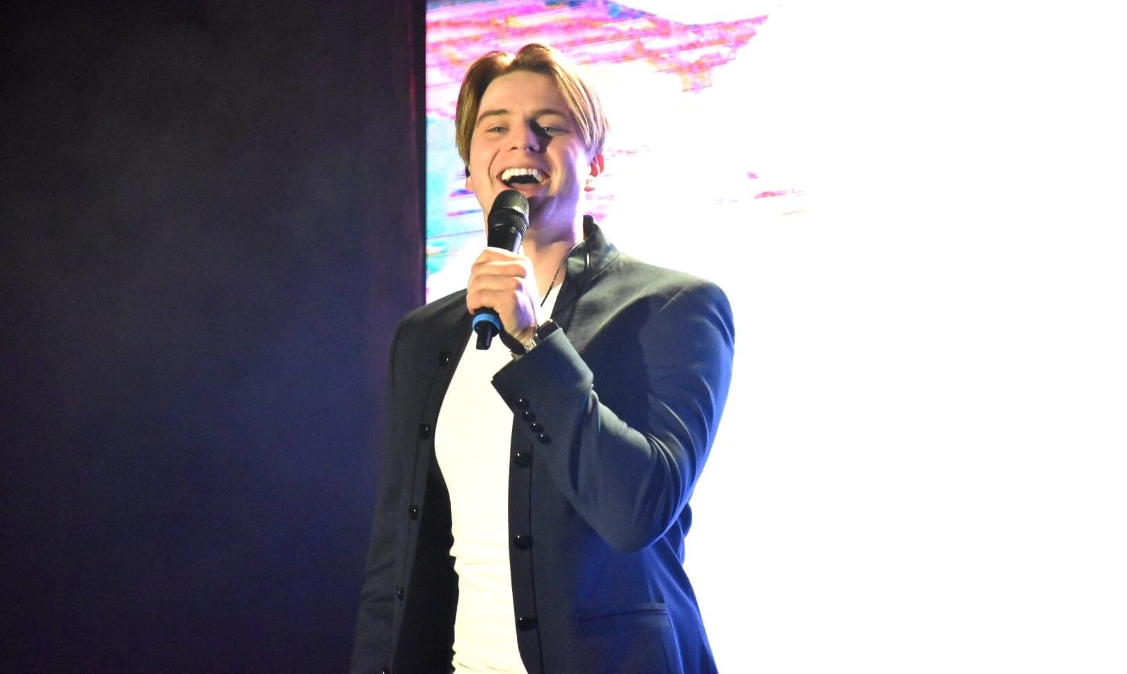 Vincent Gross riss bei seinem "One Night Stadl" mit Andy Borg & Co. die Hütte ab! SO feiert man den Schlager in 2025!