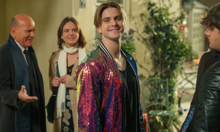 Vincent Gross spricht exklusiv über sein Gastspiel bei „Rote Rosen“ und teasert nächste Schauspielrolle an!