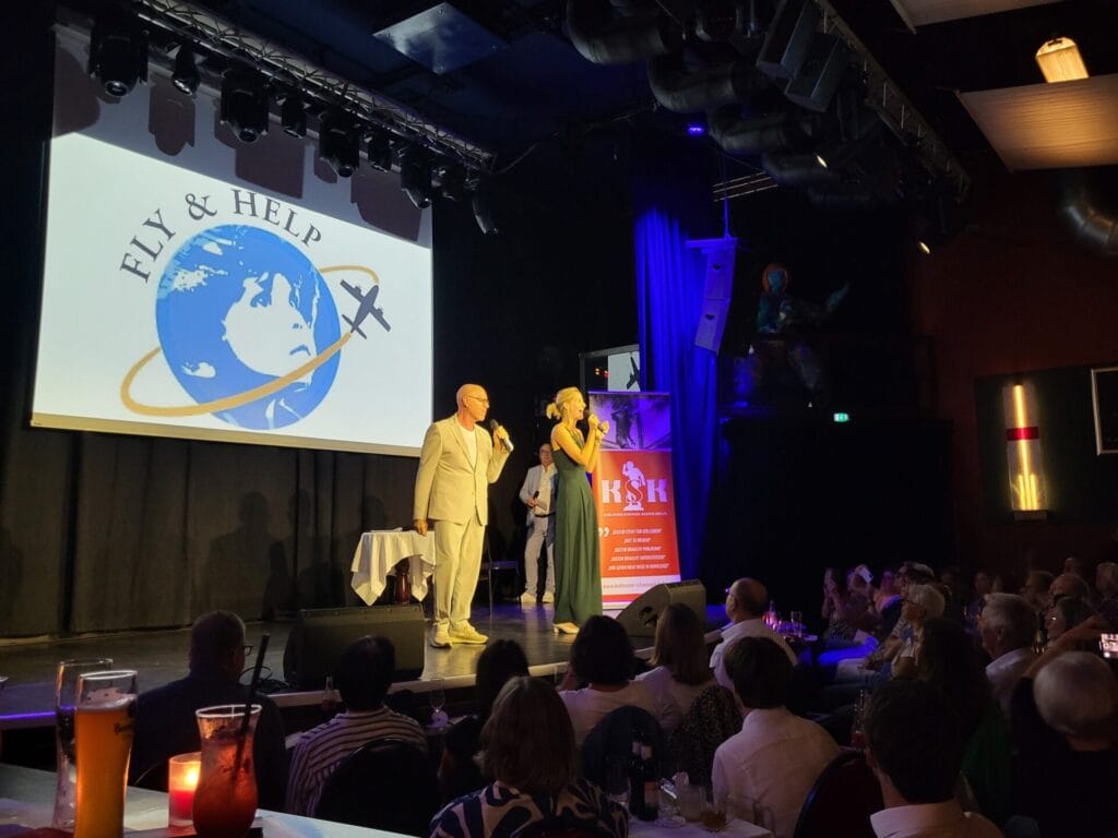 Wolfgang Trepper & Überraschungsgäste lassen "Fly & Help"-Stiftungsgründer Reiner Meutsch zum 70. Geburtstag hochleben!