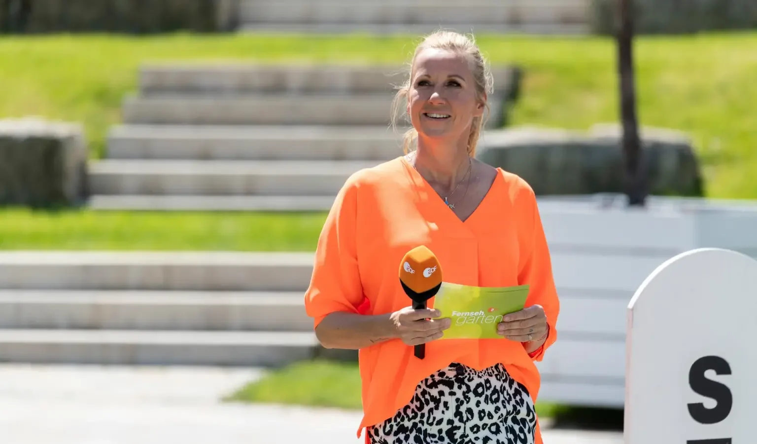 www.schlager.de-andrea-kiewel-fuer-die-liebe-krempelt-sie-ihr-leben-um-00003kiewel-fernsehgarten-2020
