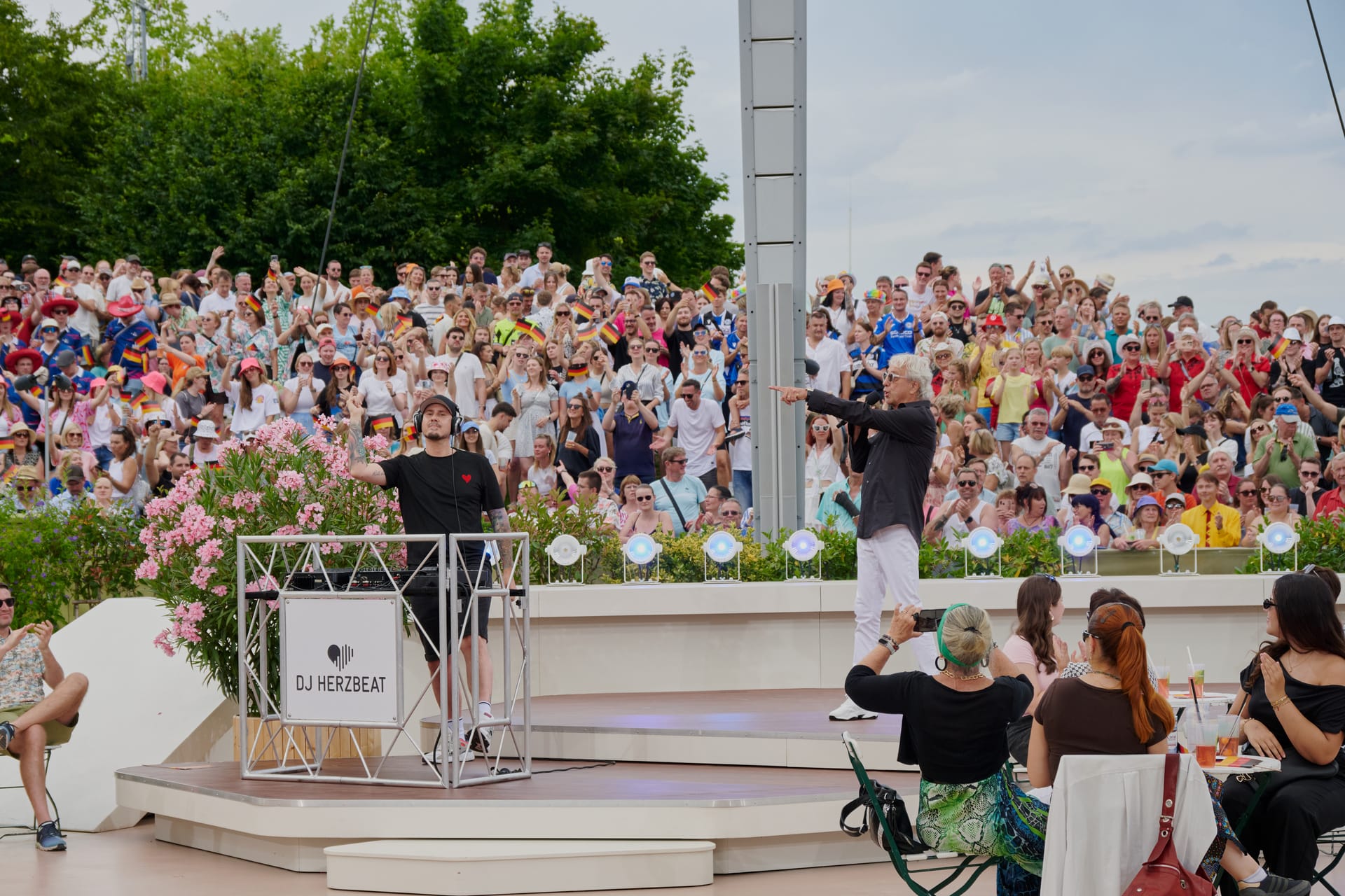 ZDF-Fernsehgarten 2025: Die schönsten Fotos der "Ice Ice Baby"-Ausgabe am 20.07.25