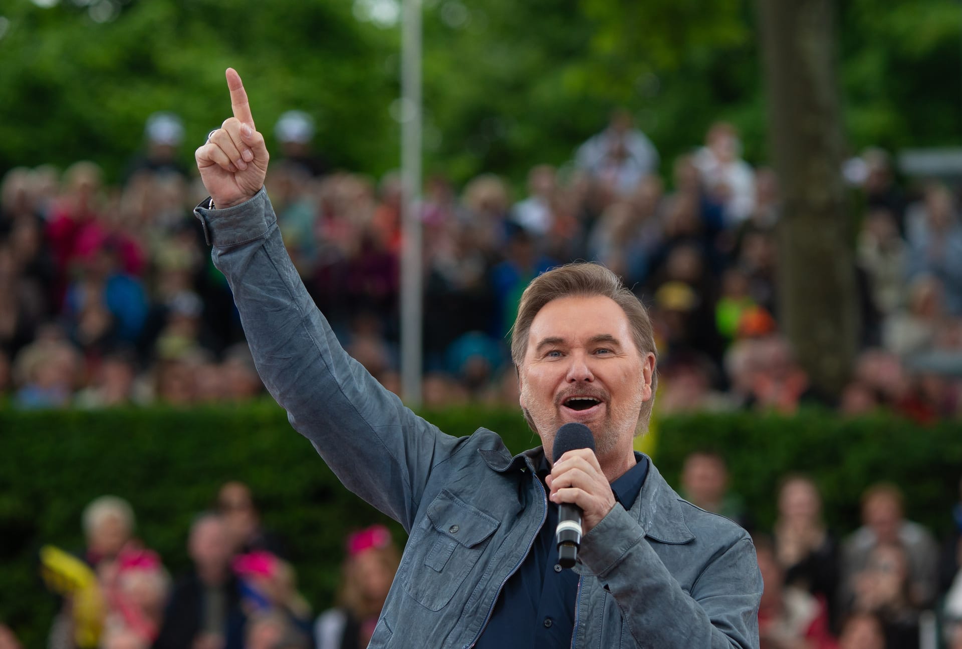 ZDF-Fernsehgarten 2025: Die schönsten Fotos der "SchlagerDARTEN"-Ausgabe vom 25.05.25