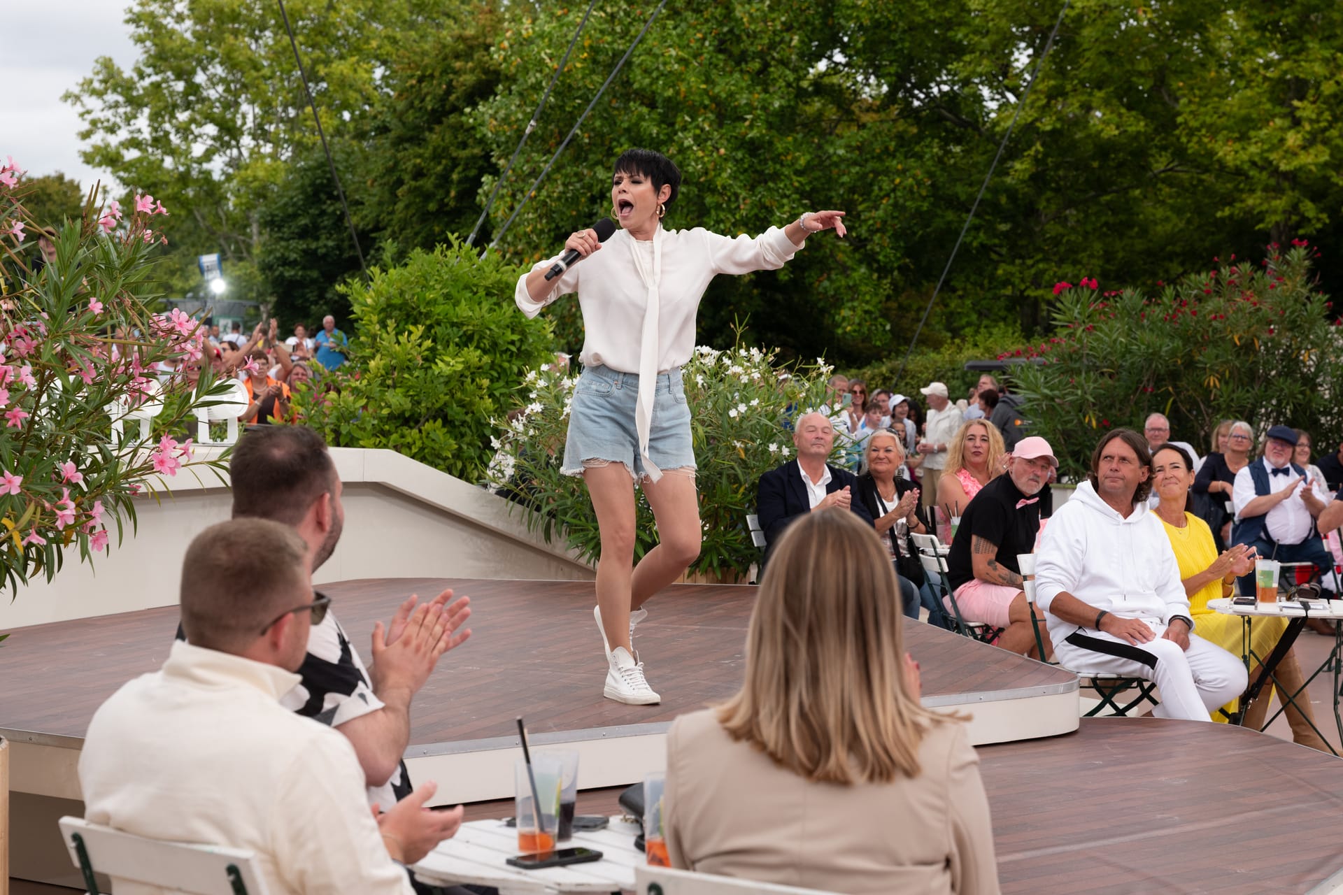 ZDF-Fernsehgarten 2025: Die schönsten Fotos der Zeitreise-Ausgabe am 31.08.25